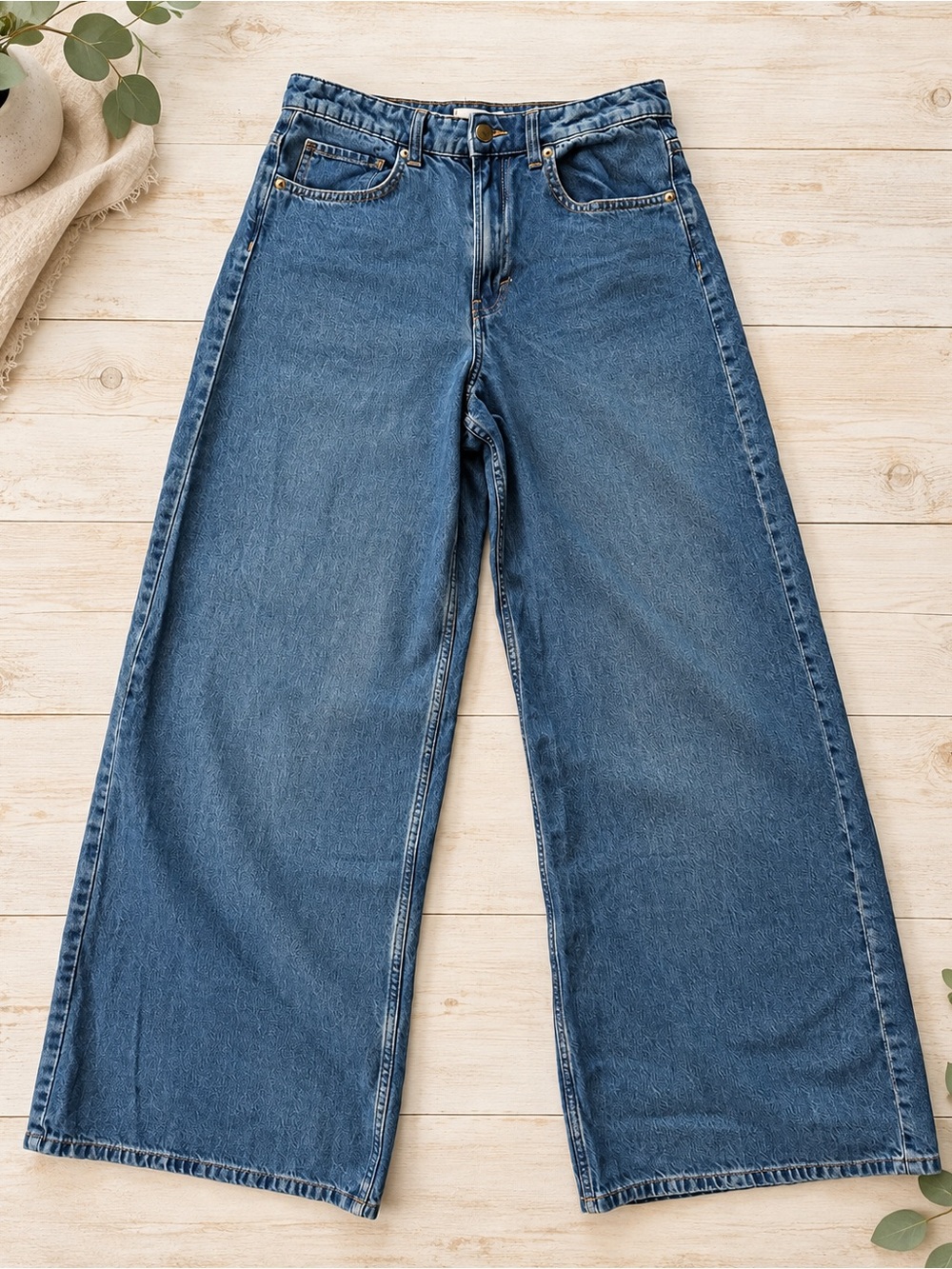 H&M High Waist Wide Leg Jeans Medium Wash Size 6